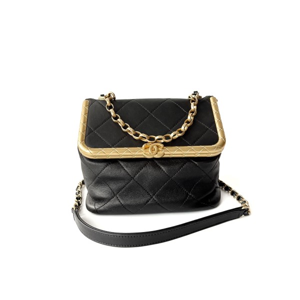 Chanel Matelasse Kisslock